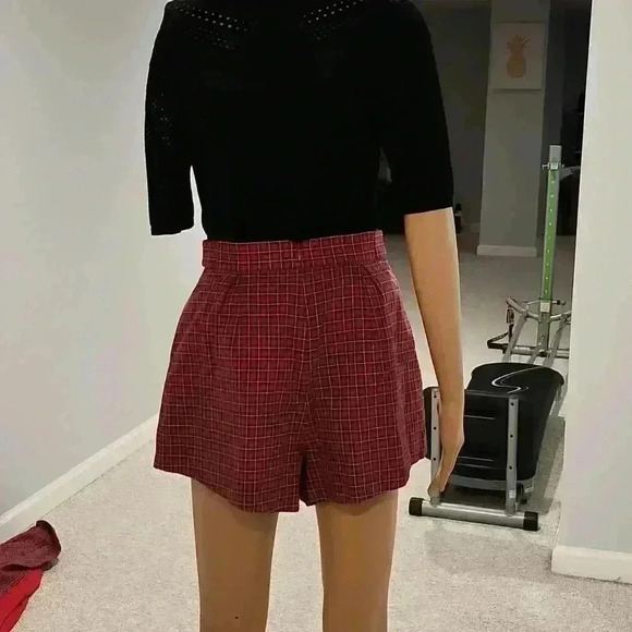 Shorts - Picture 5 of 6